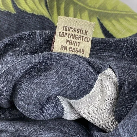 Tommy Bahama Hawaiian Silk Shirt Mens Large Pineapple Pin Up Girl Short Sleeve - Picture 7 of 9